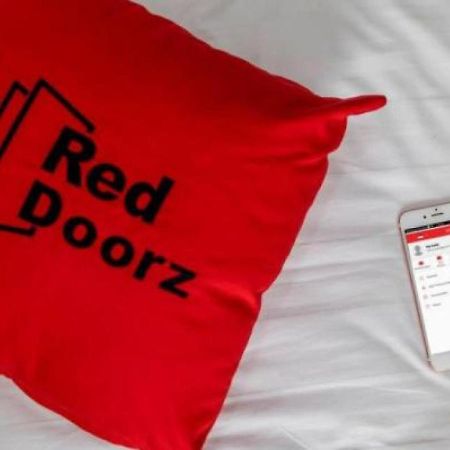 Reddoorz Premium Near Sleman City Hall Yogyakarta Exterior foto