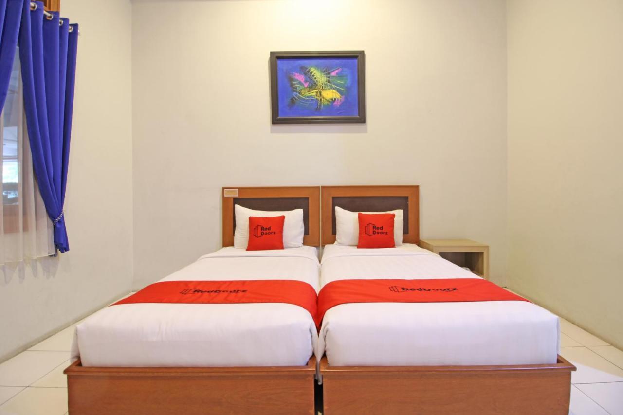 Reddoorz Premium Near Sleman City Hall Yogyakarta Exterior foto